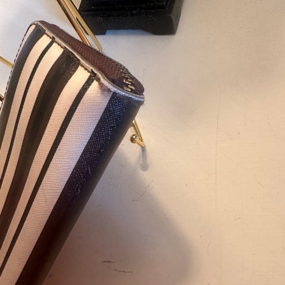 Tory Burch large zip around wallet. - Picture 5 of 12